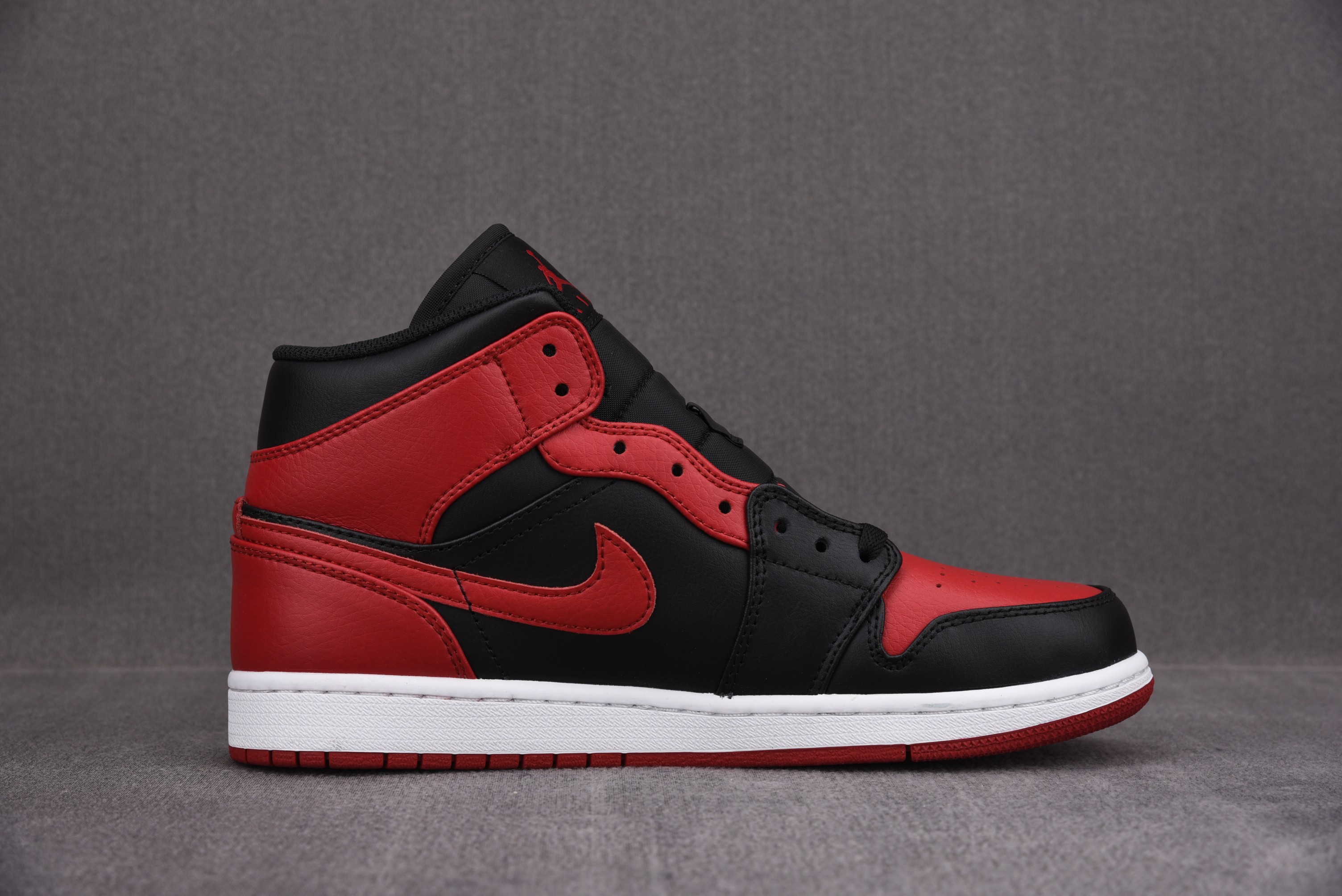 Jordan 1 Mid Banned (2020)