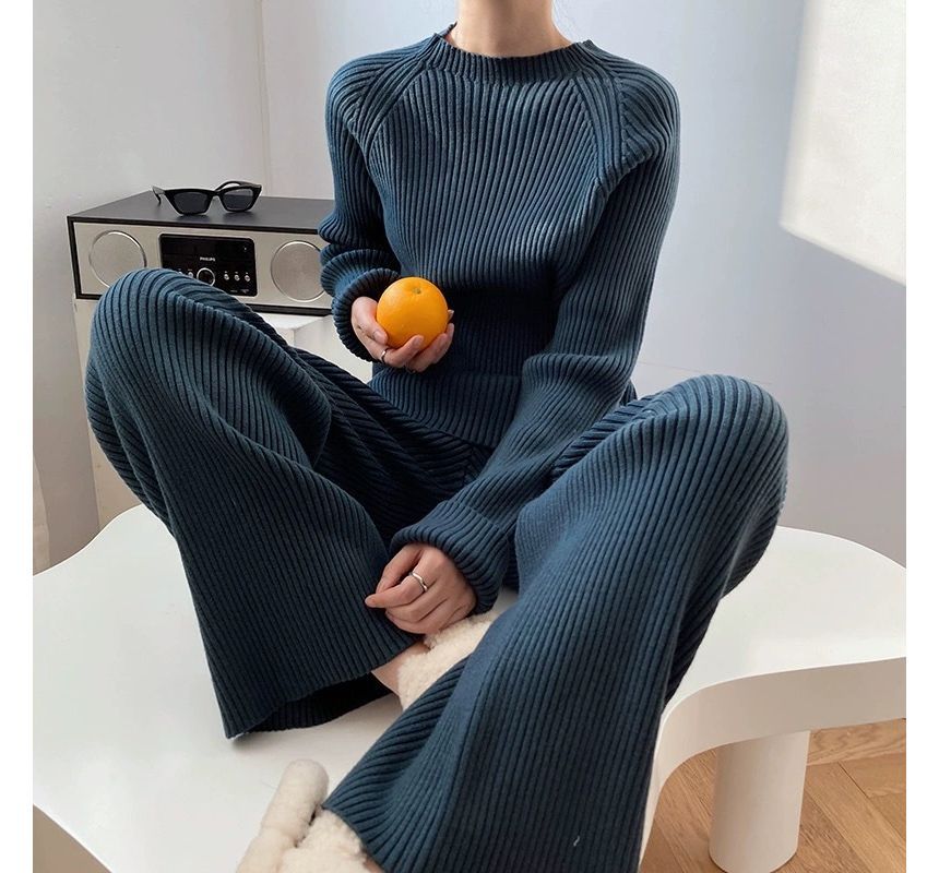 Rorah - Set: Mock Neck Plain Slit Ribbed Trui + Elastische Taille Breibroek met Wijde Pijpen