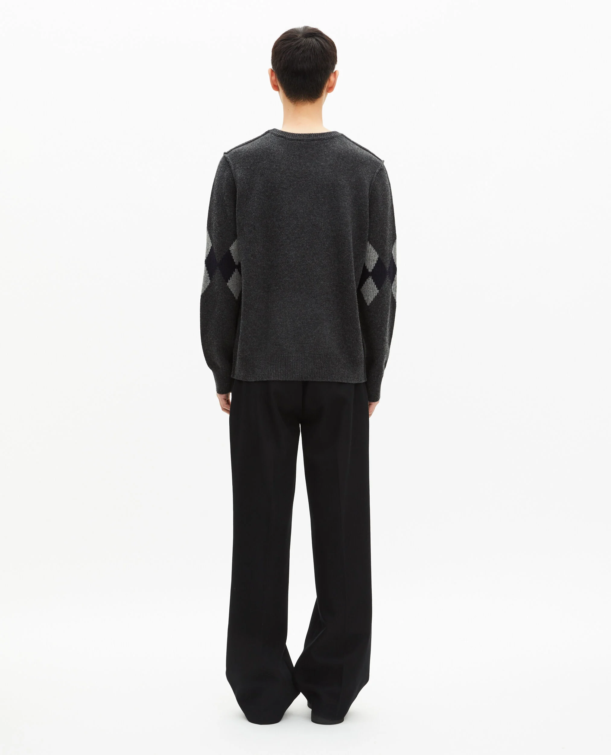 Pull en laine à motif losanges gris