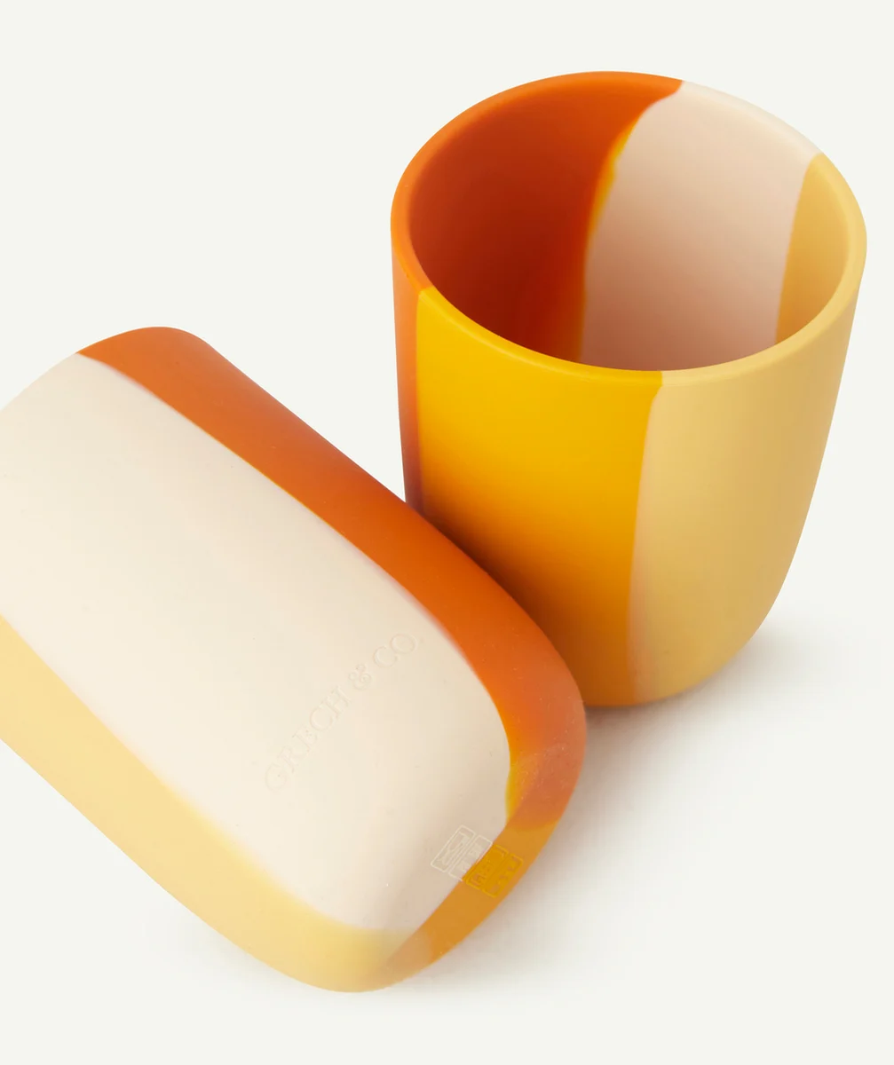 GRECH & CO.LOT DE 2 VERRES ORANGE ENFANT EN SILICONE