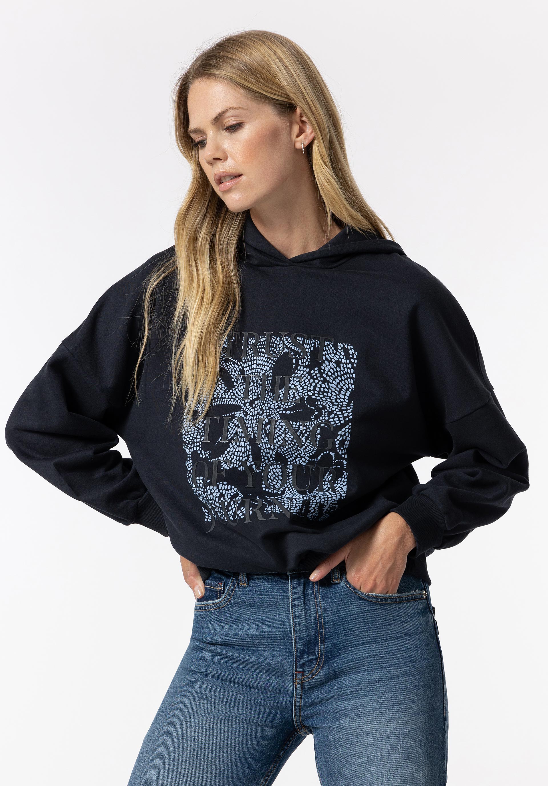 Sweatshirt Capuz Estampado Frontal Relevo