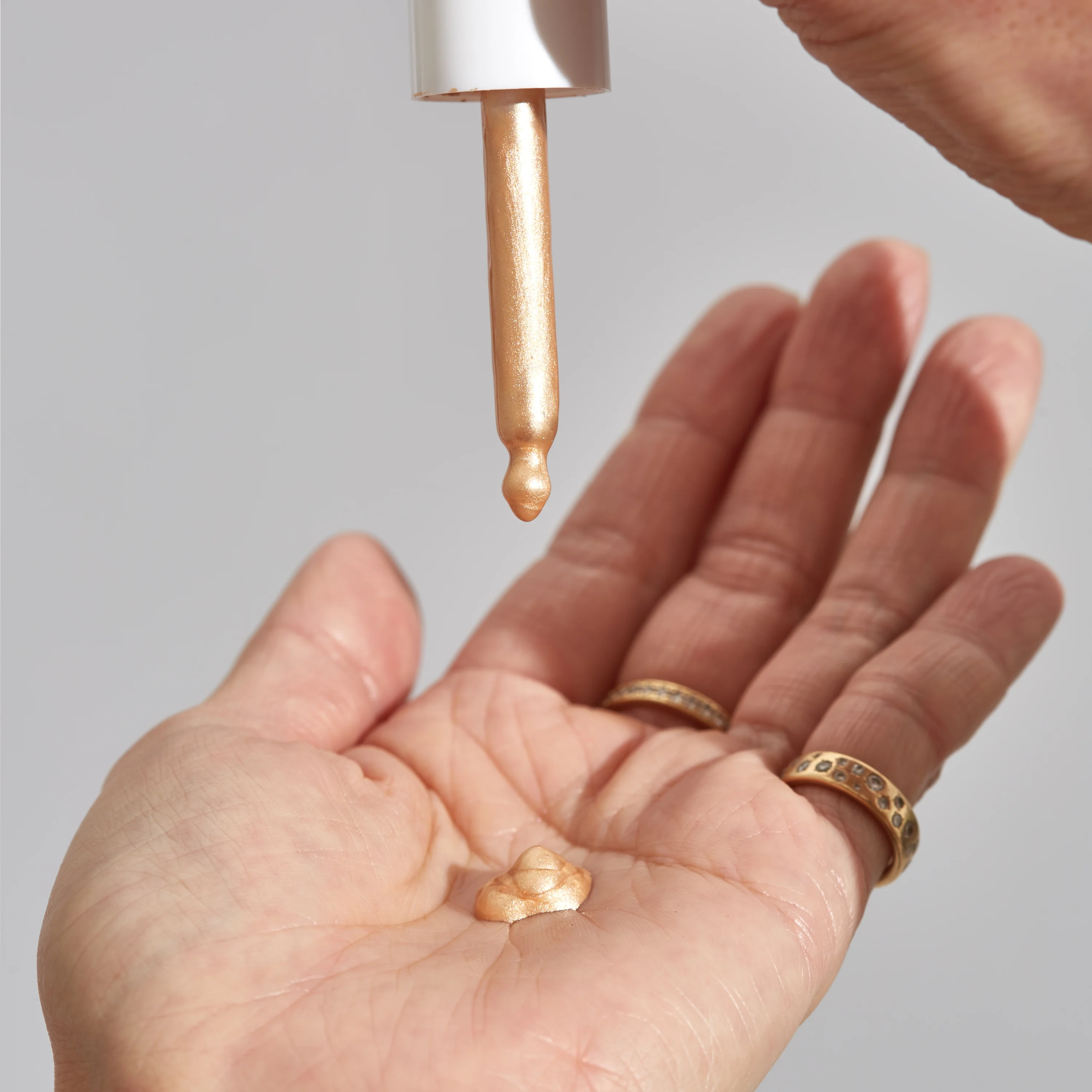 The Impossible Glow Concentré Éclat Illuminateur - Champagne |