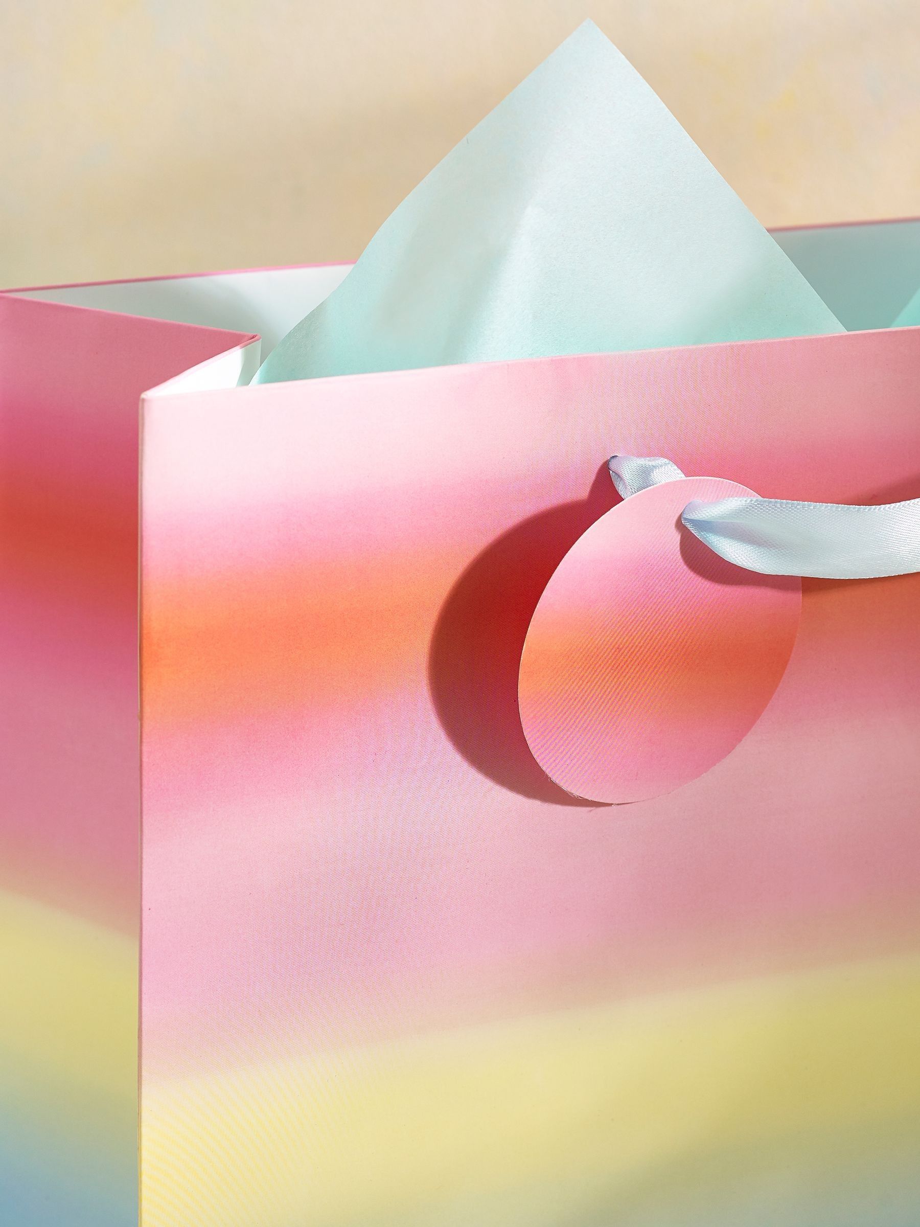 Kaart en geschenktas met kleurverloop