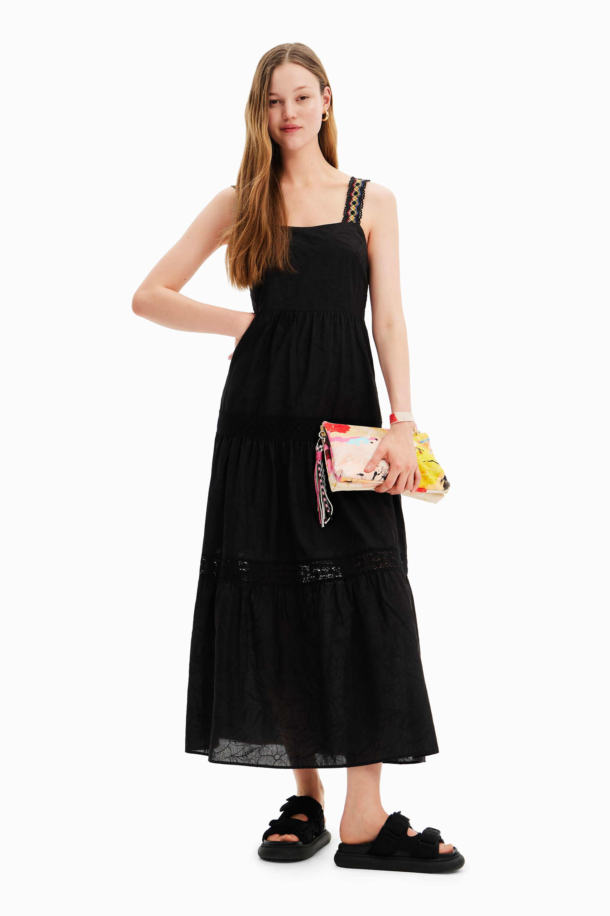 Robe longues bretelles broderie