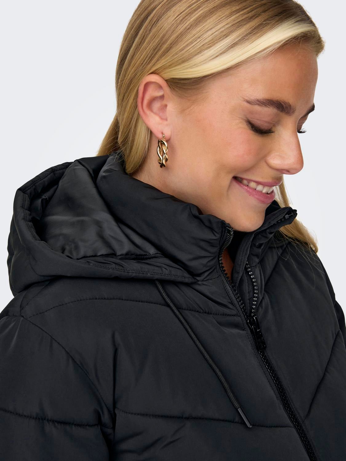 OLMADDIE Steppmantel Black