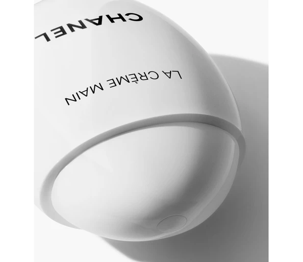 CHANEL LA CRÈME MAIN Nourrit-adoucit-illumine