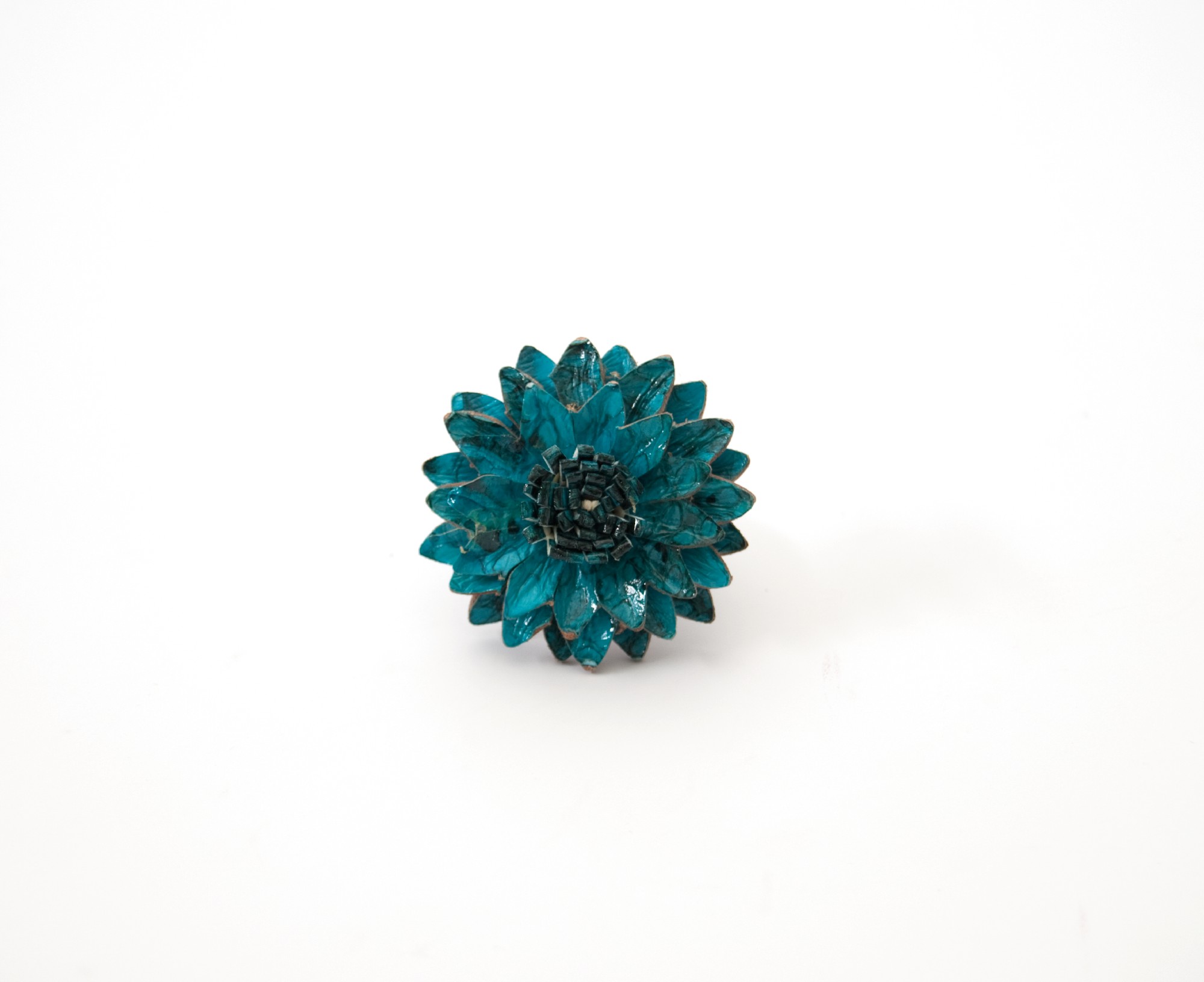 Ring 'Blume' aus Leder, blau, Ø 4 cm günstig bestellen