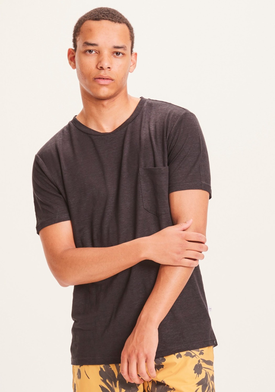 Knowledge Cotton Apparel Leinen-T-Shirt Alder Black Jet