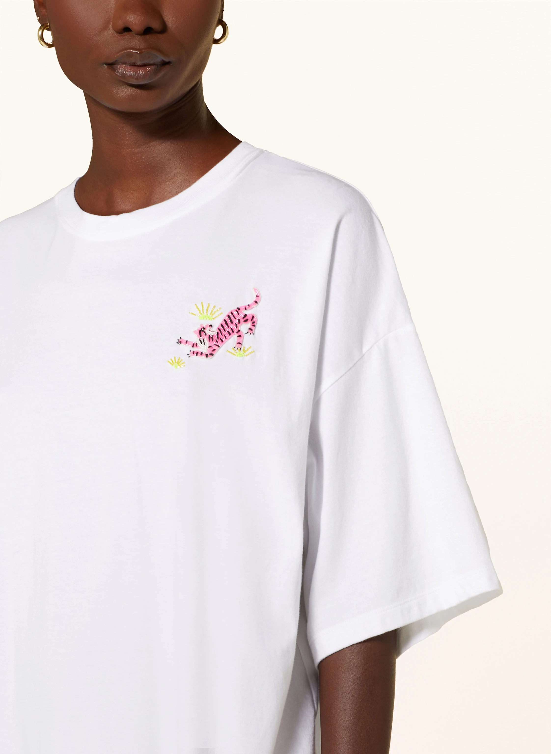 ESSENTIEL ANTWERP Oversized-Shirt HUNGLE mit Schmuckperlen