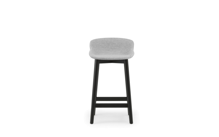 Normann Copenhagen Hyg gestoffeerde barkruk 65cm eiken Ultra Leather Brandy