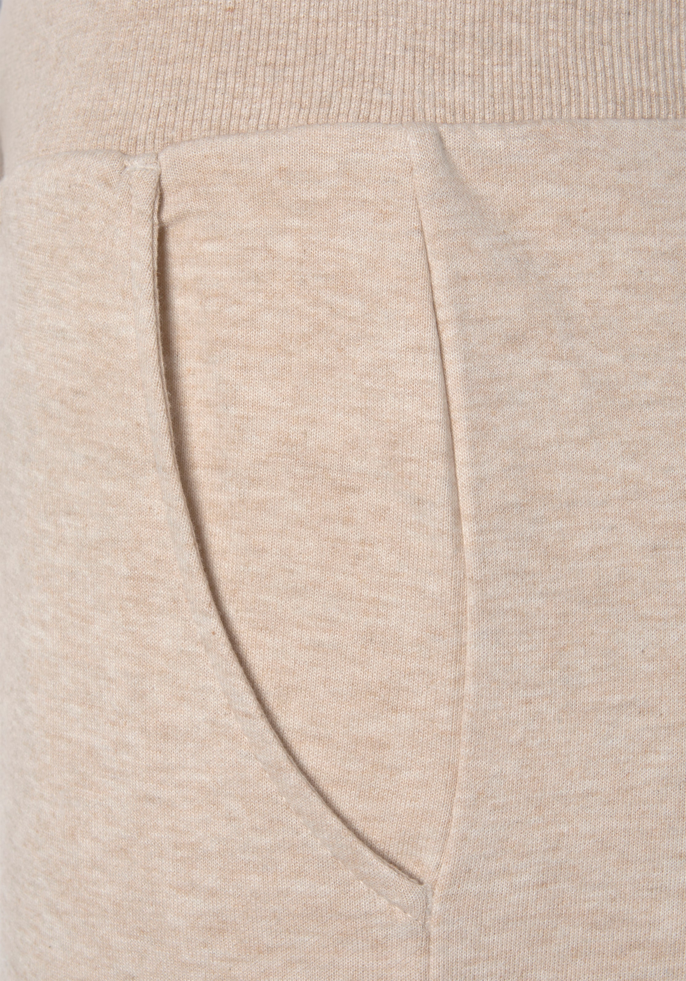 Bench. Loungewear Relaxhose  mit glänzender Logostickerei, Loungewear, Loungeanzug