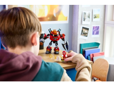 LEGO Knuckles vs. Dr. Eggman Egg Crusher mecha (77005)