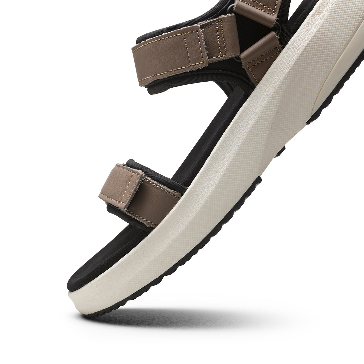 K8 LX Sandal Nett sandal med smale stropper i skinn