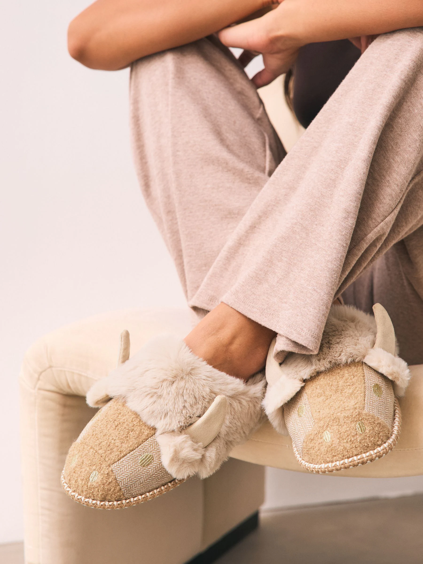 Neutral Hamish Cow 3D - Pantoffels met imitatiebont