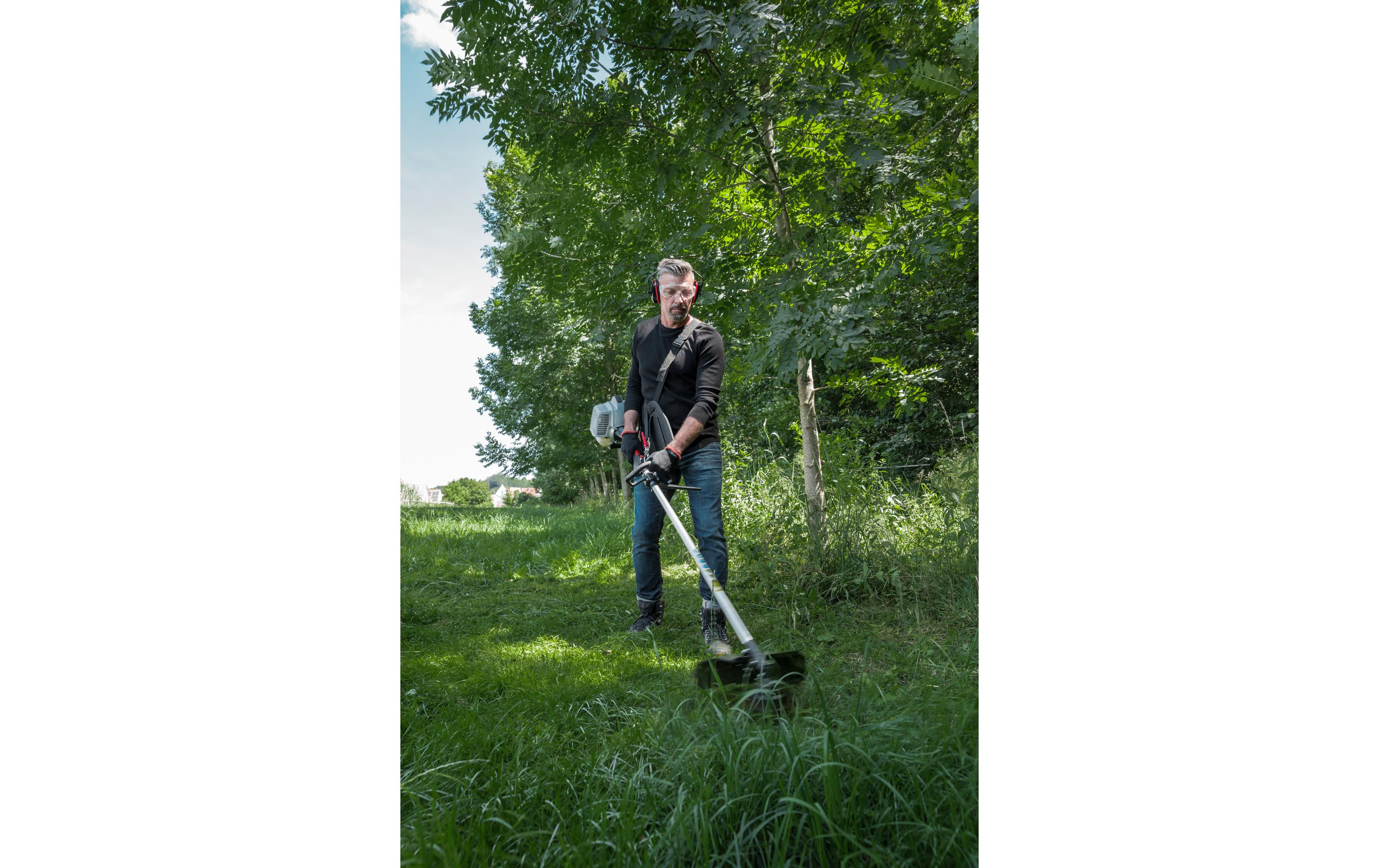 Benzin-Motorsense BC 330 L<br>Motorsense mit Fadenkopf und Messer