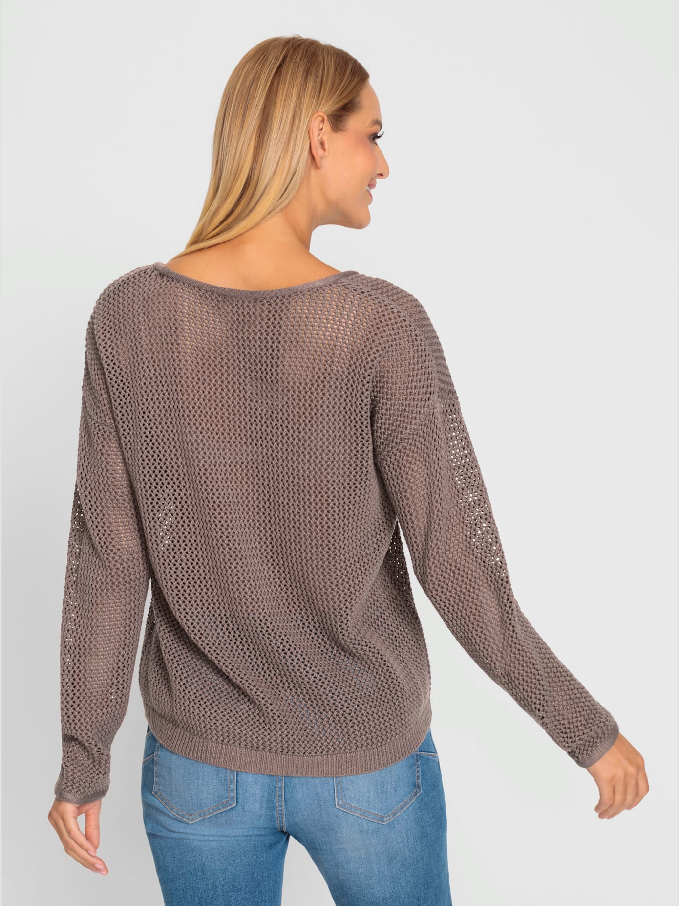 Pull motif ajouré léger