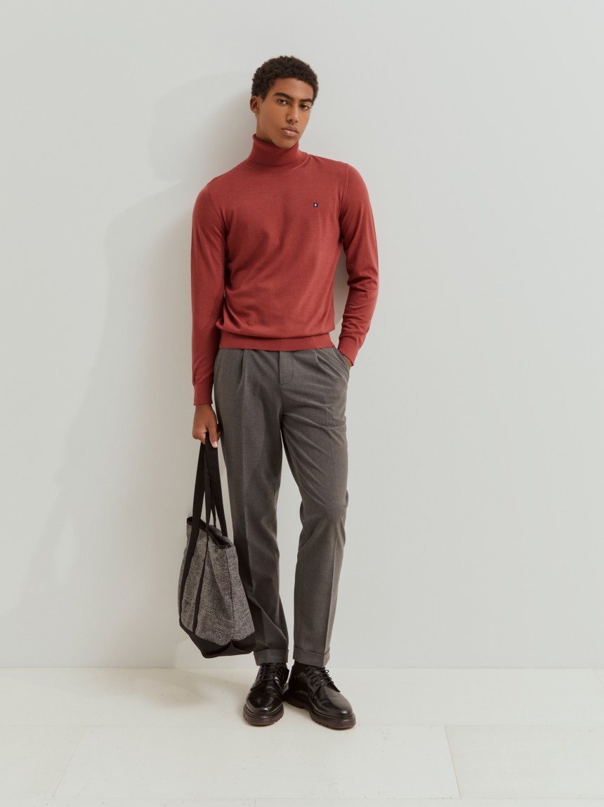 Camisola de gola alta de lã merino