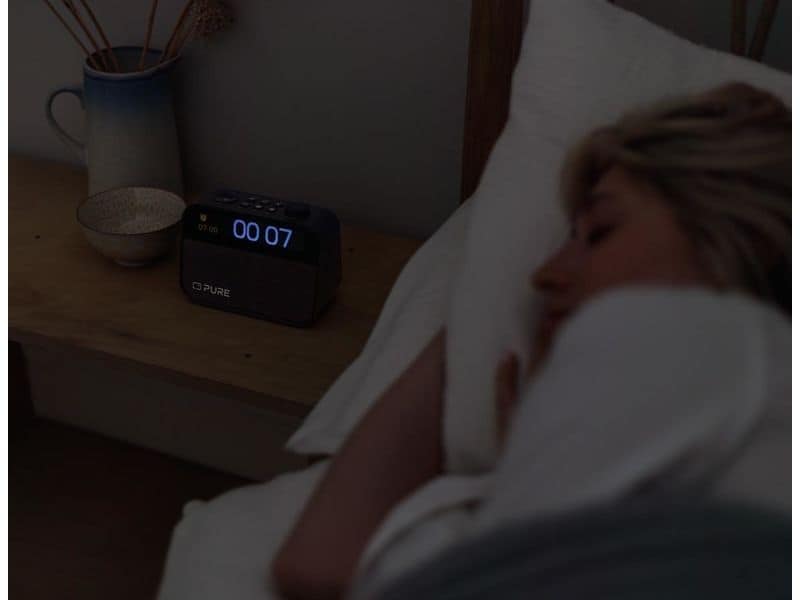 Pure Radiowecker Moment Schwarz DAB /UKW-Radiowecker mit integriertem Nachtlicht