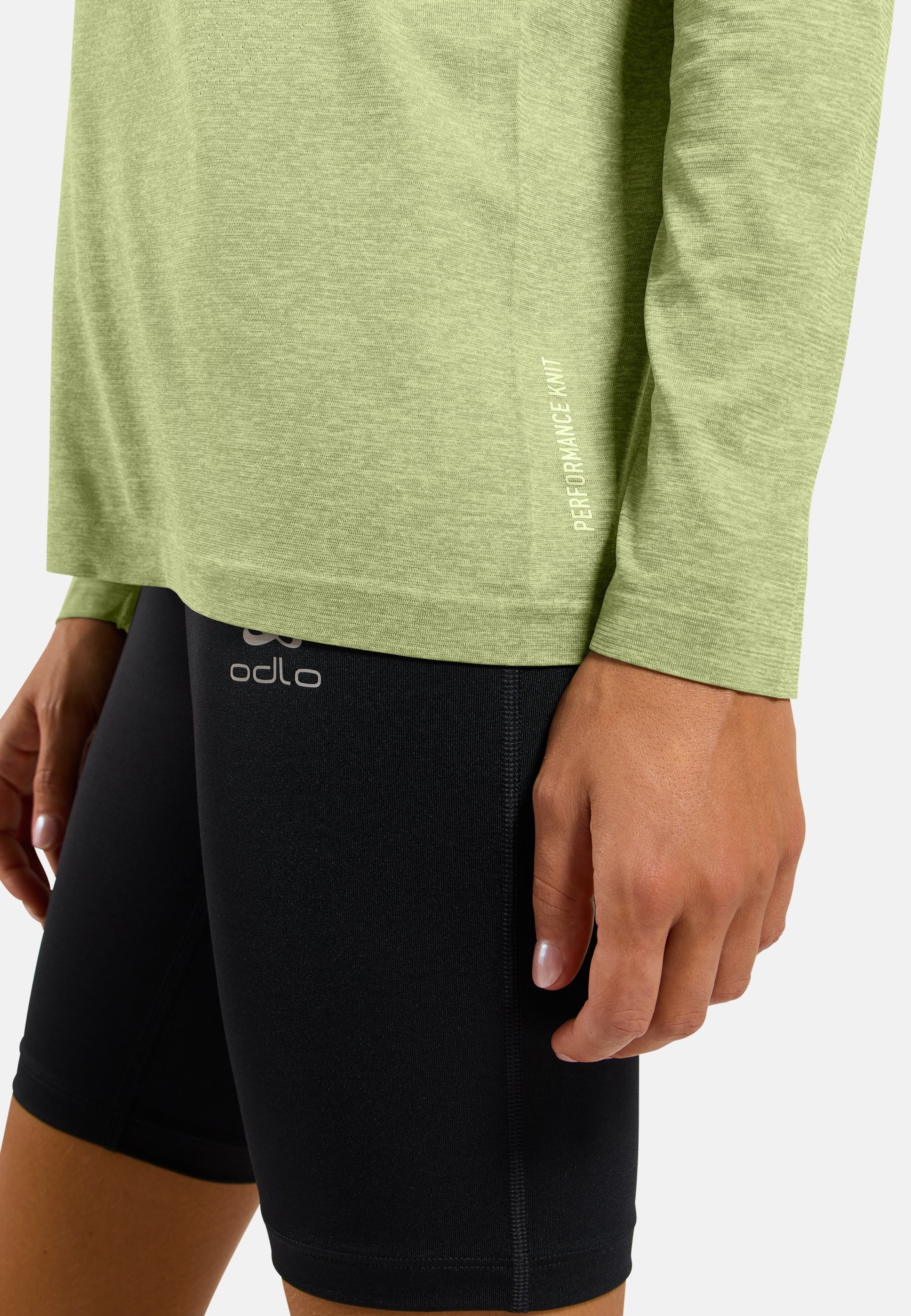Essentials Seamless Langarm-Laufshirt in shadow lime melange