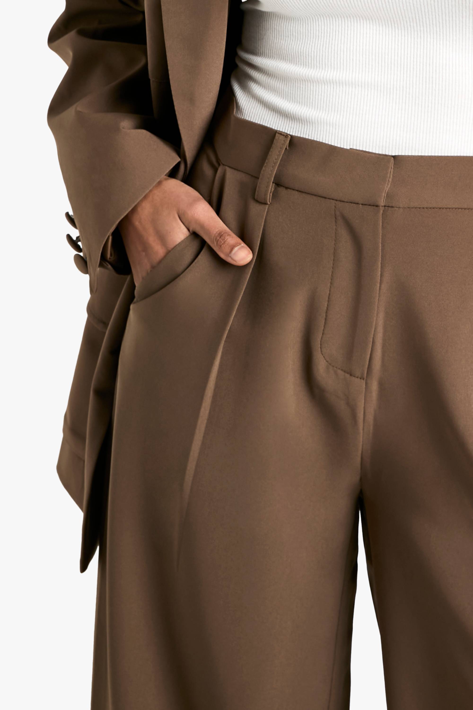 boohoo Pantalon à jambes larges sur-mesure tissé