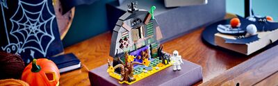 LEGO Iconic 40721 Halloween-dekorert låve