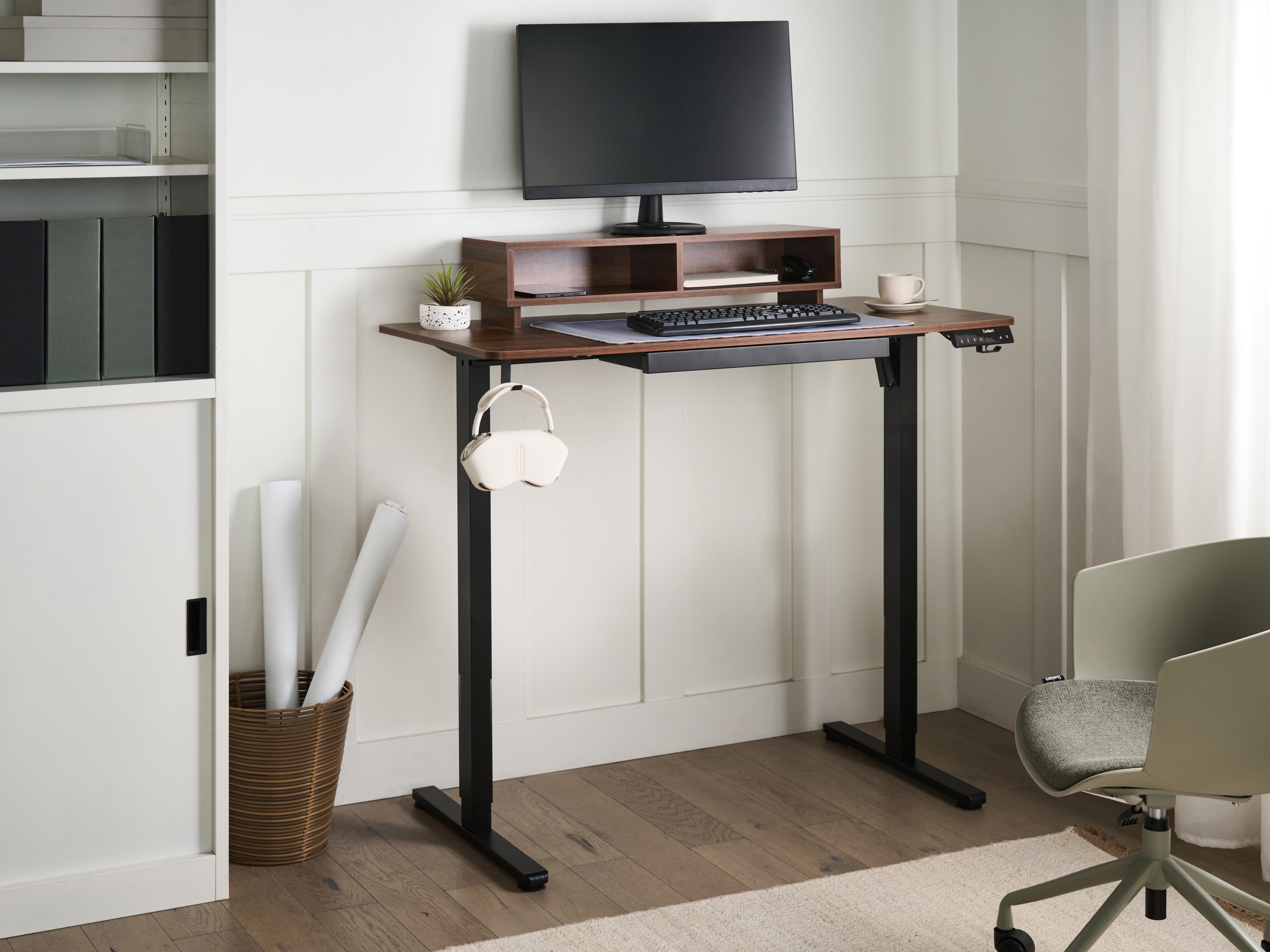 Elektrisch verstelbaar sta-bureau LUCAMA Bruin/zwart 120 cm 60 cm met USB-poort
