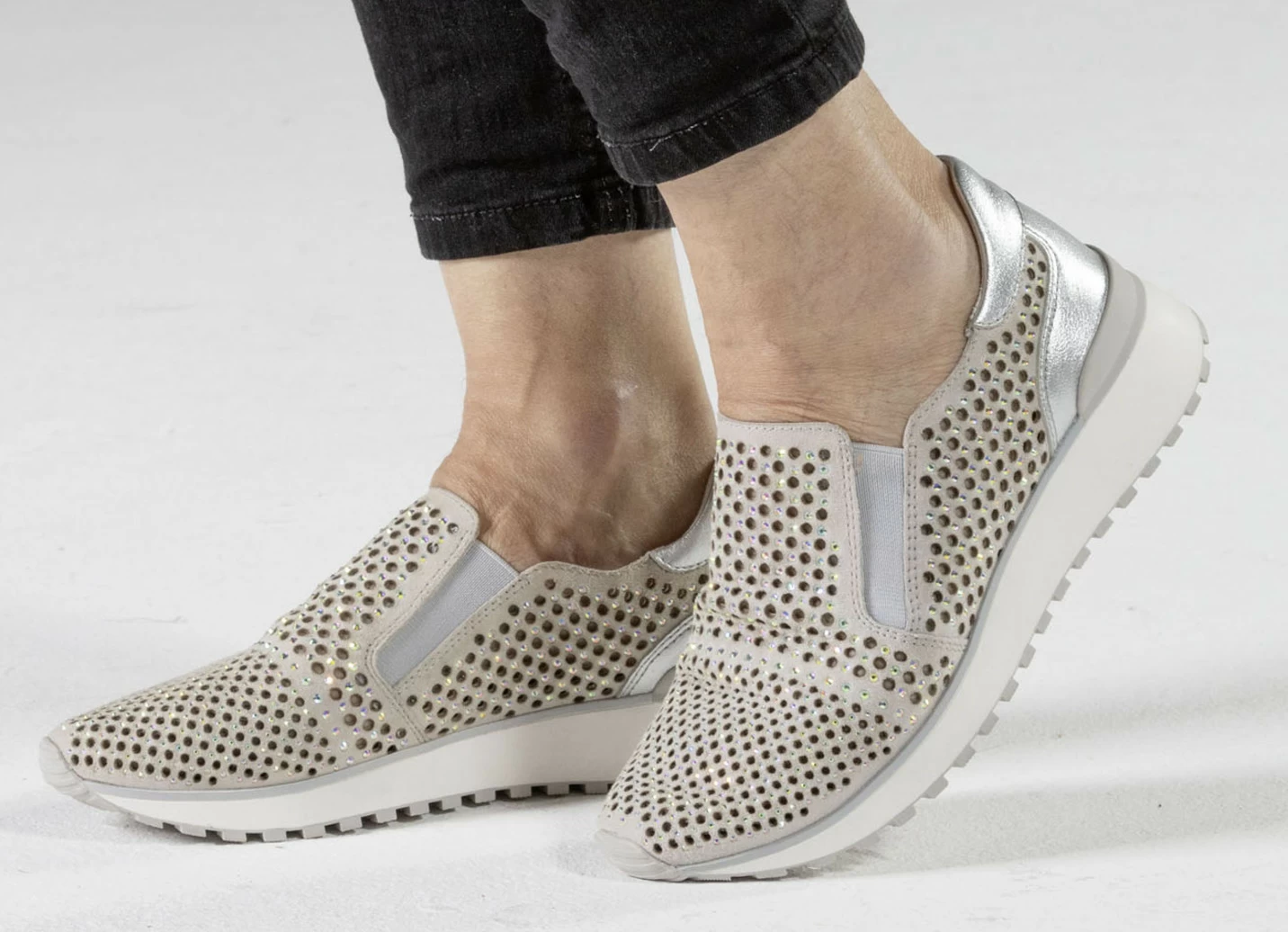 Caprice Slipper mit Glitzersteinchen