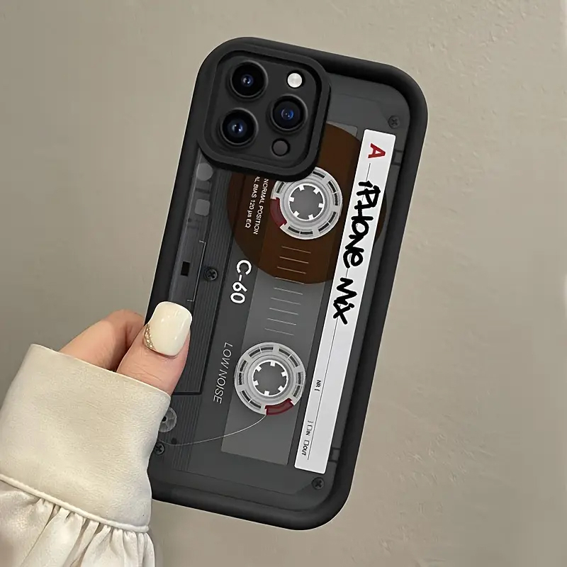 iPhone 16 3D Gummi Case Hülle Retro Kassette - Schwarz