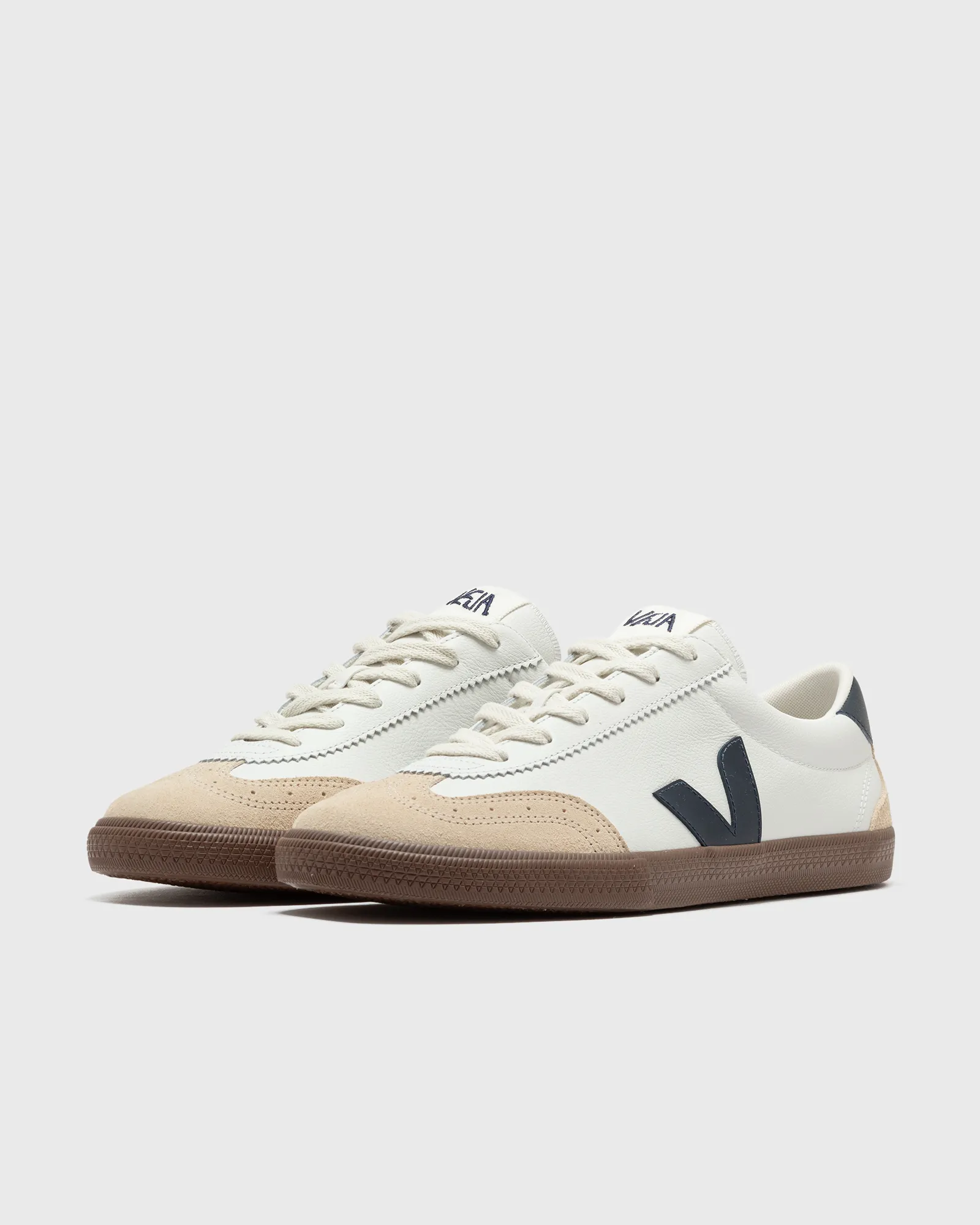 Veja VOLLEY O.T. LEATH