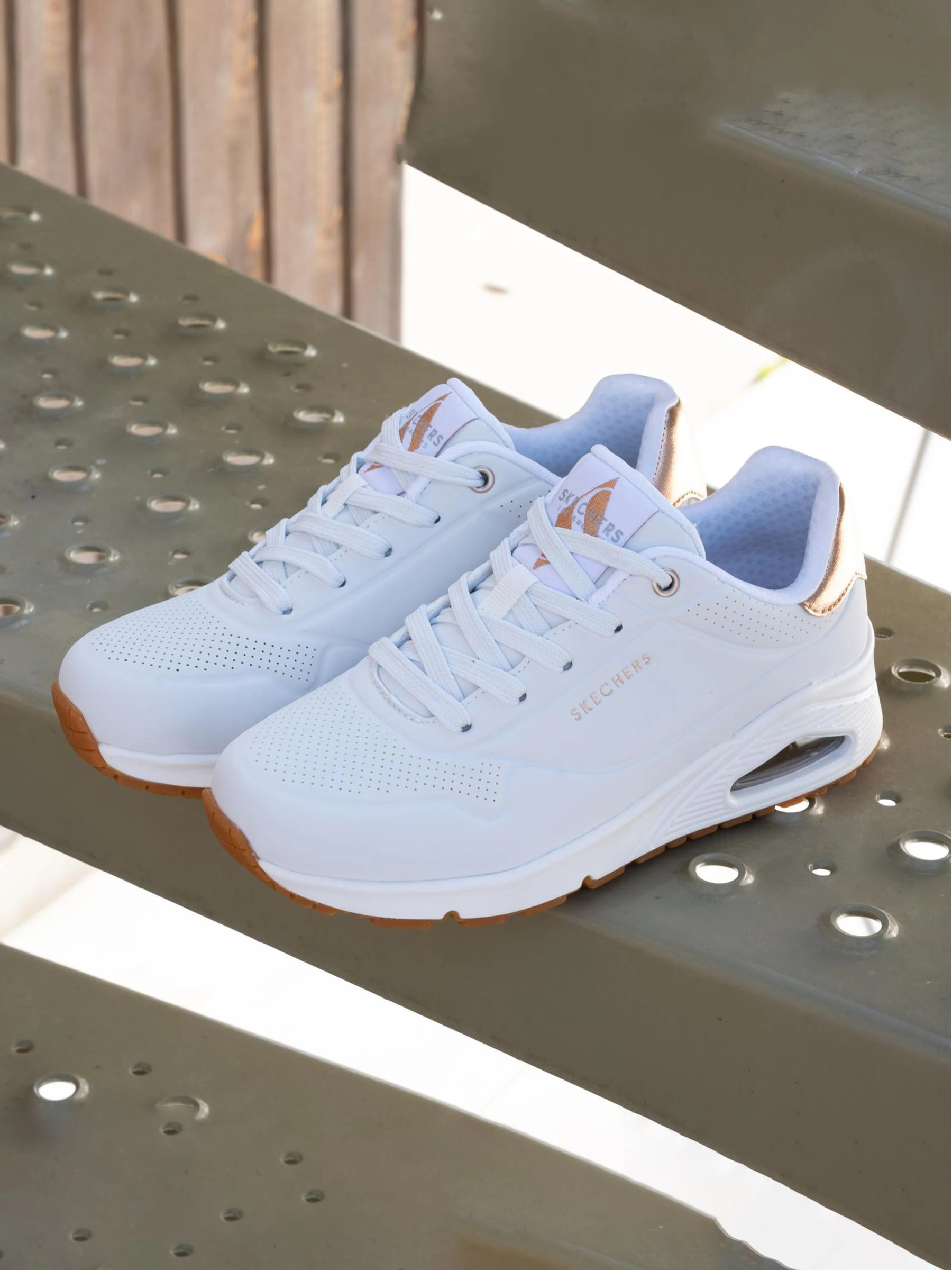 Wit katoen - Skechers goudkleurige damessneakers met standaard pasvorm Uno