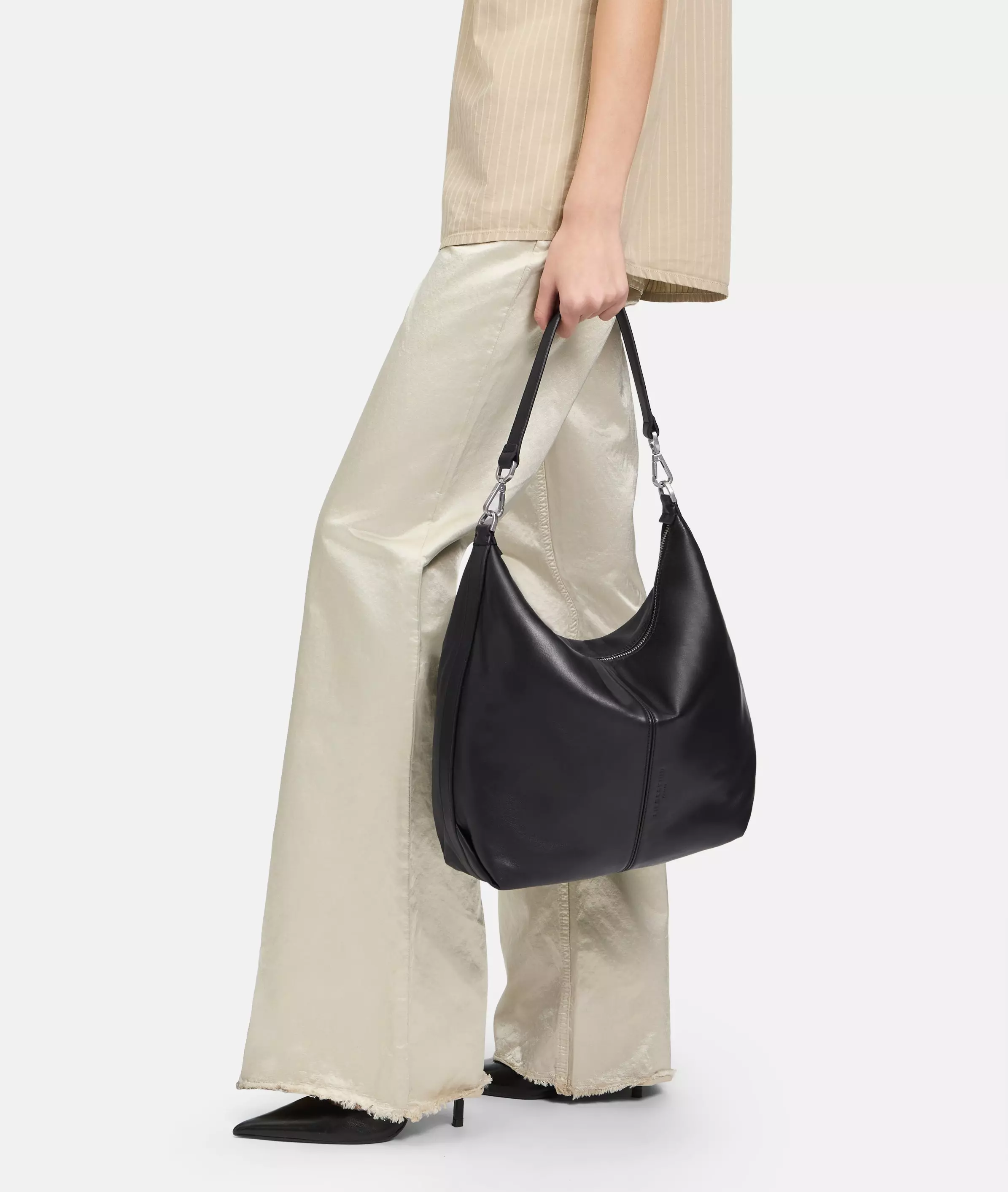 Paris Hobo M Spacious leather hobo bag