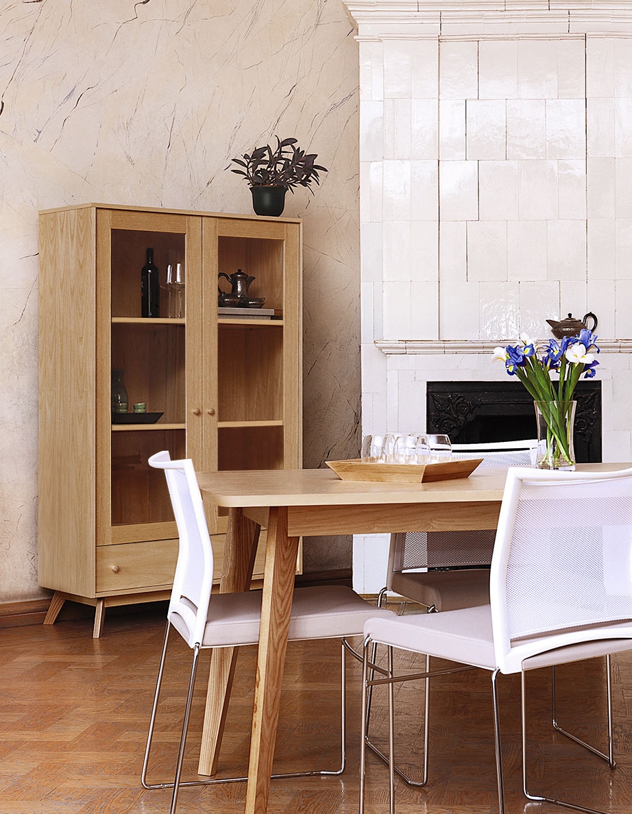 Woodman Glasvitrine »Kensal« im schlichten skandinavischen Design, Holzfurnier aus Eiche, FSC®