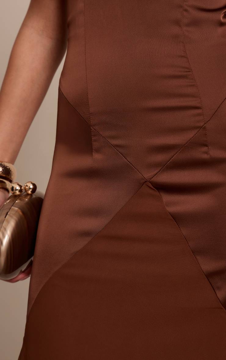 Chocolat Robe Longue Dos Nu À Encolure Américaine Contrastée