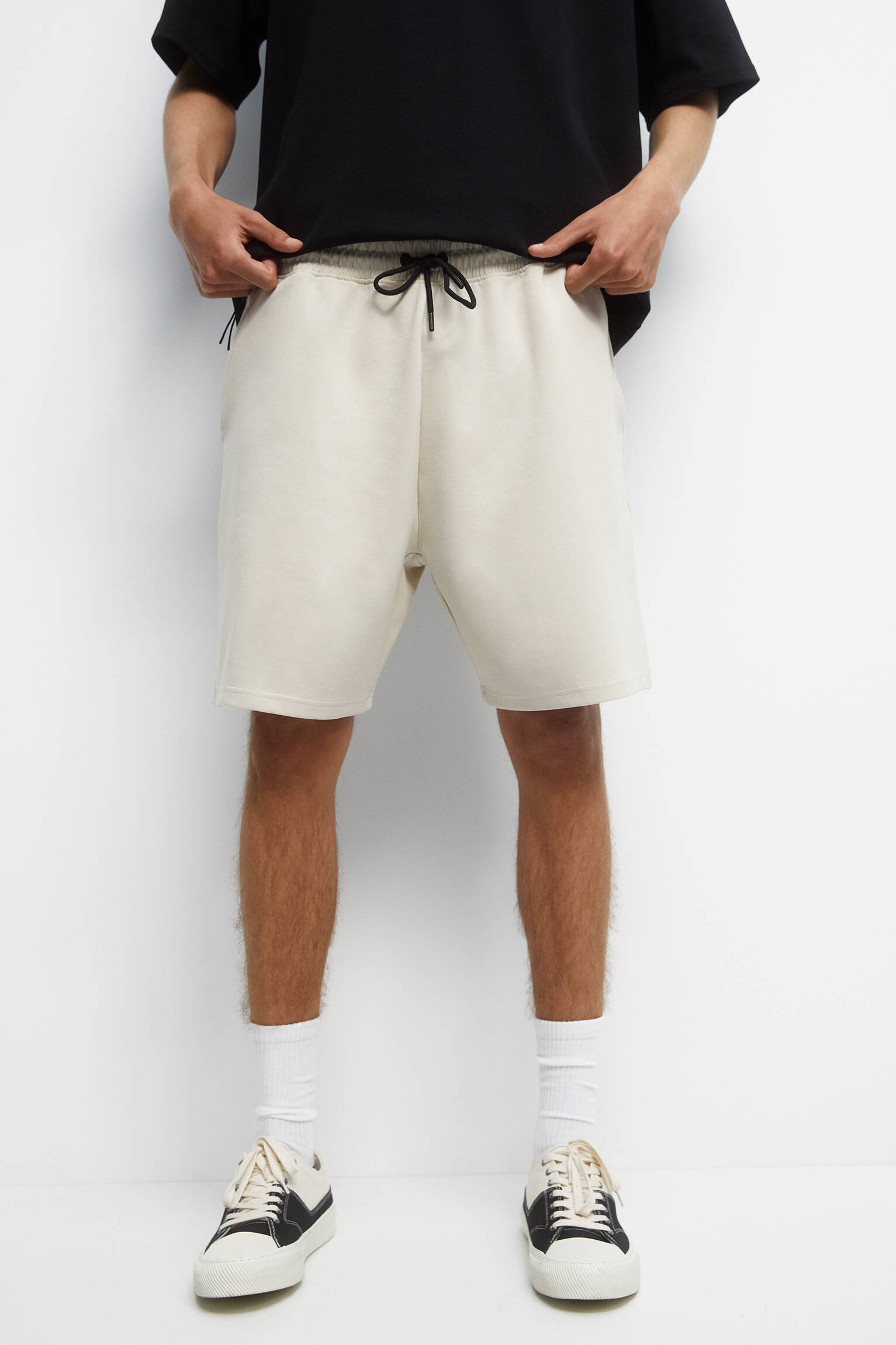 CONJUNTO DE MOLETOM BEGE BERMUDA