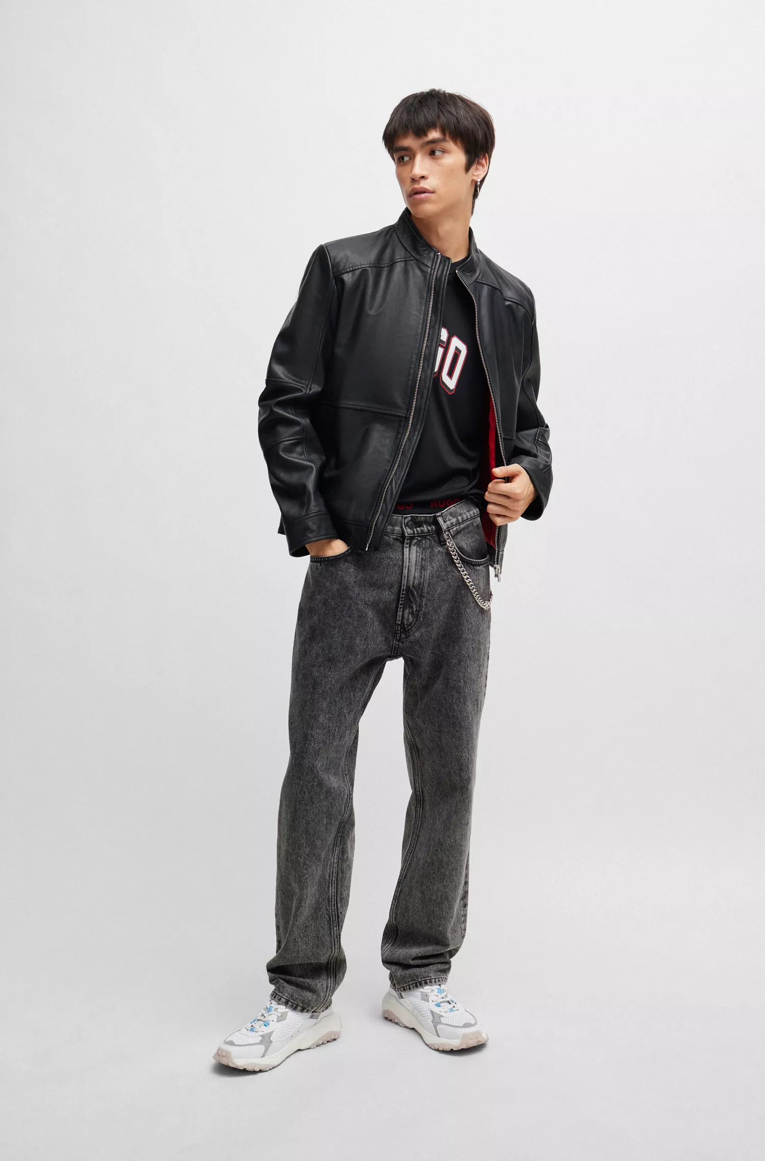 Jaqueta de couro HUGO vermelha, extra slim fit, com forro vermelho.