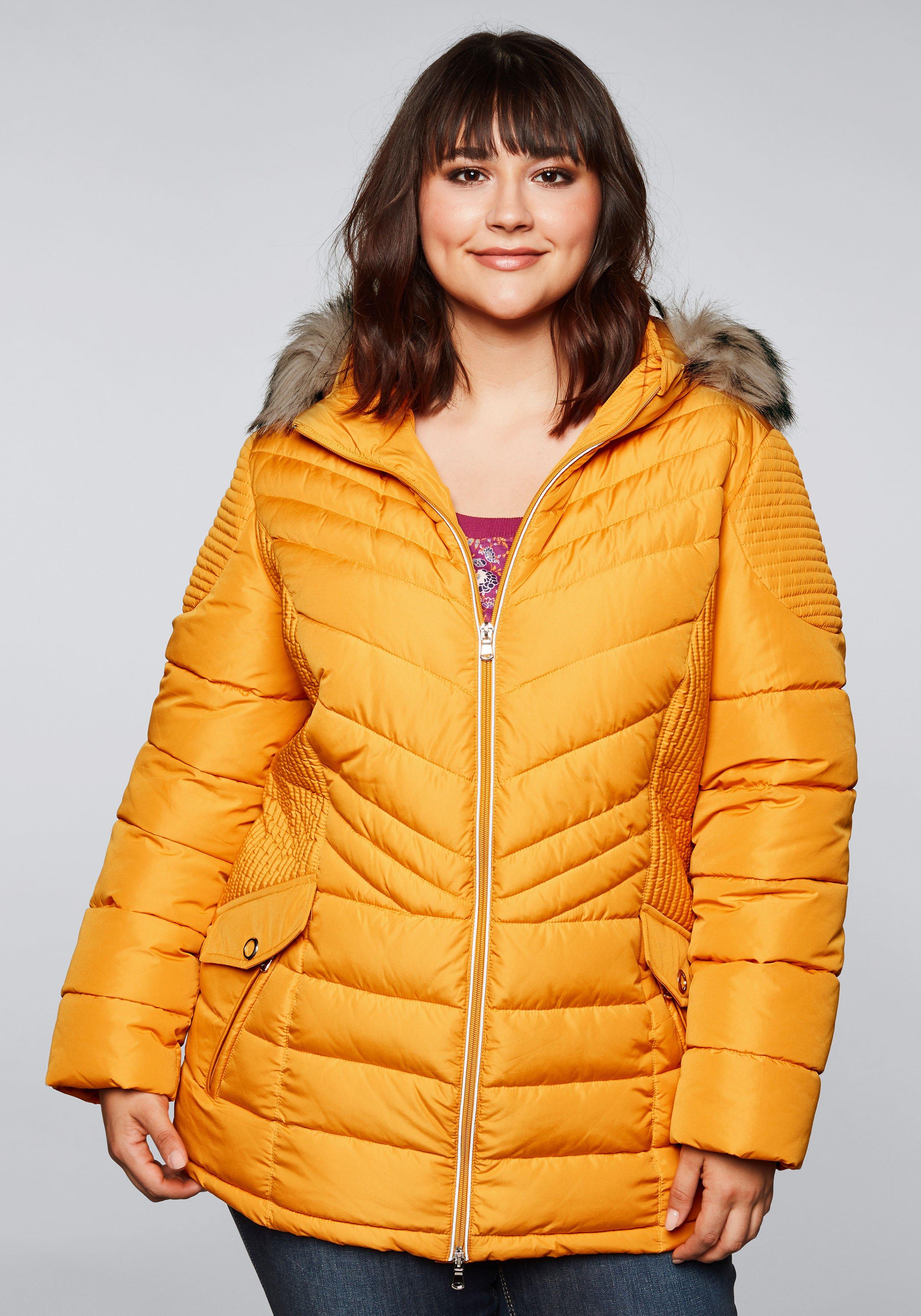 Steppjacke mit abnehmbarer Kapuze