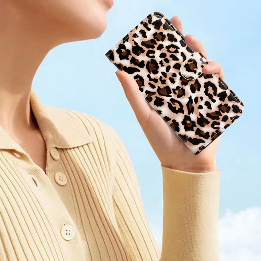 iPhone 16 Leder Tasche Hülle mit Kartenfach Leo Print