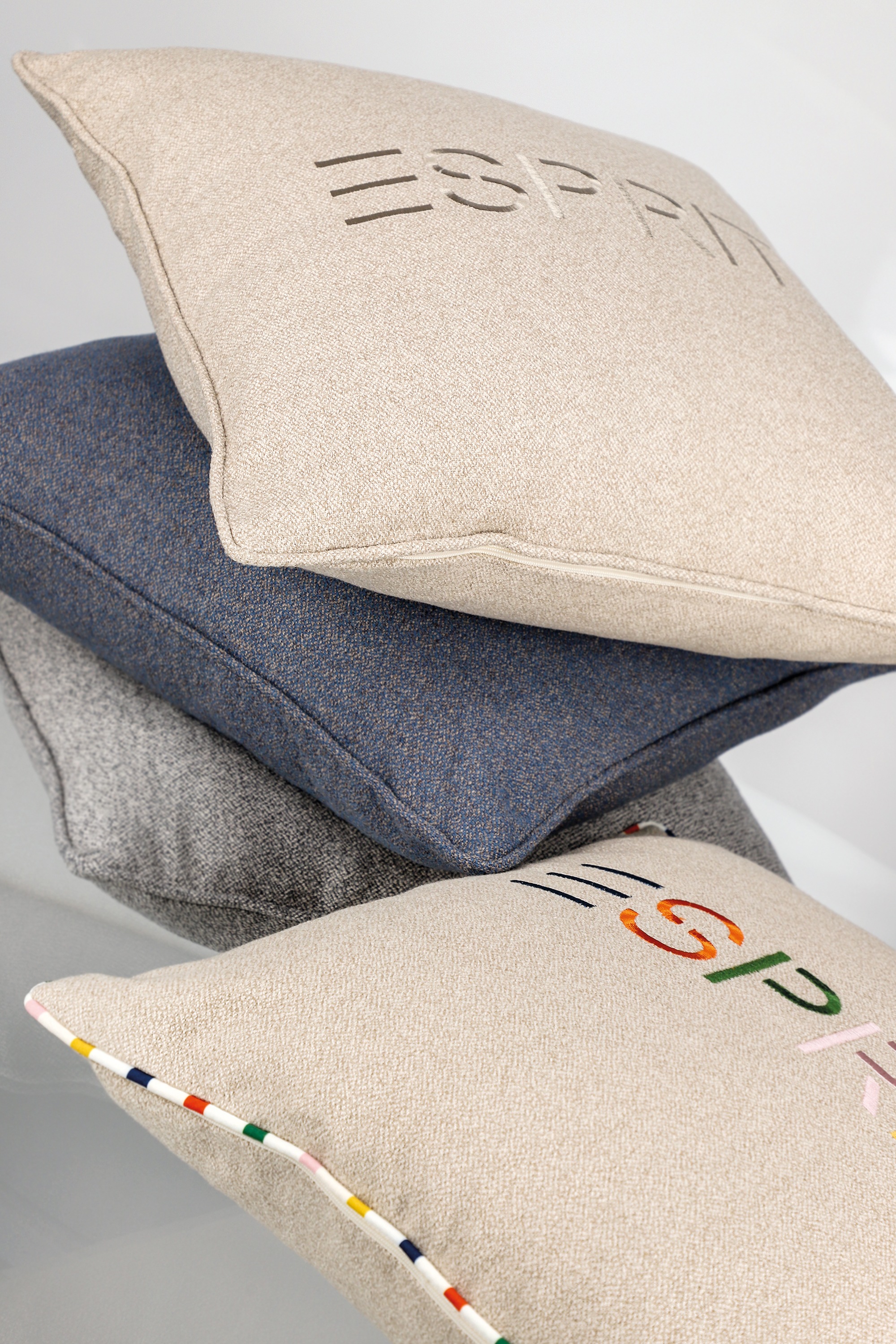 Esprit Kissenhülle »Signature«