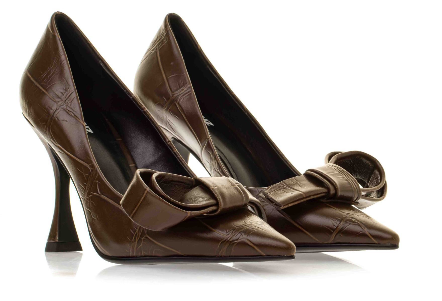 Lola Cruz Pump