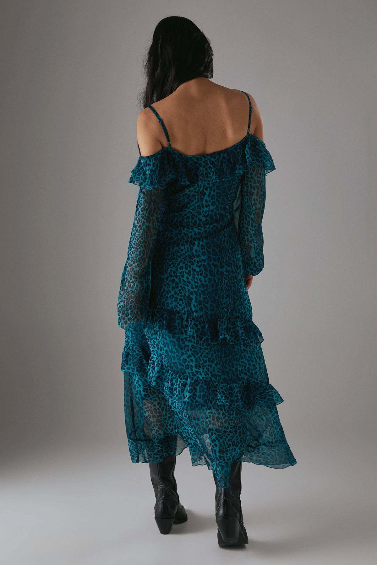 Warehouse Robe Mi-Longue Petite en Mousseline à Volants et Épaules Dénudées