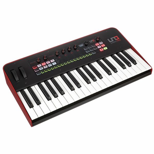 IK Multimedia UNO Synth Pro