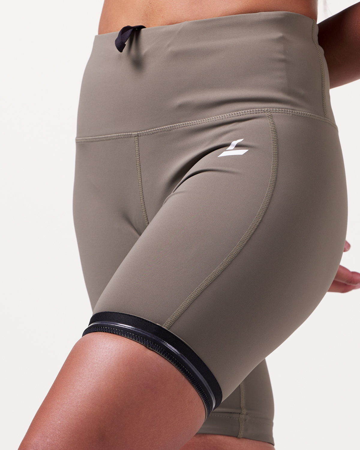 LEVITY Magnify Scrunch Biker Shorts 2.0 Green Olive