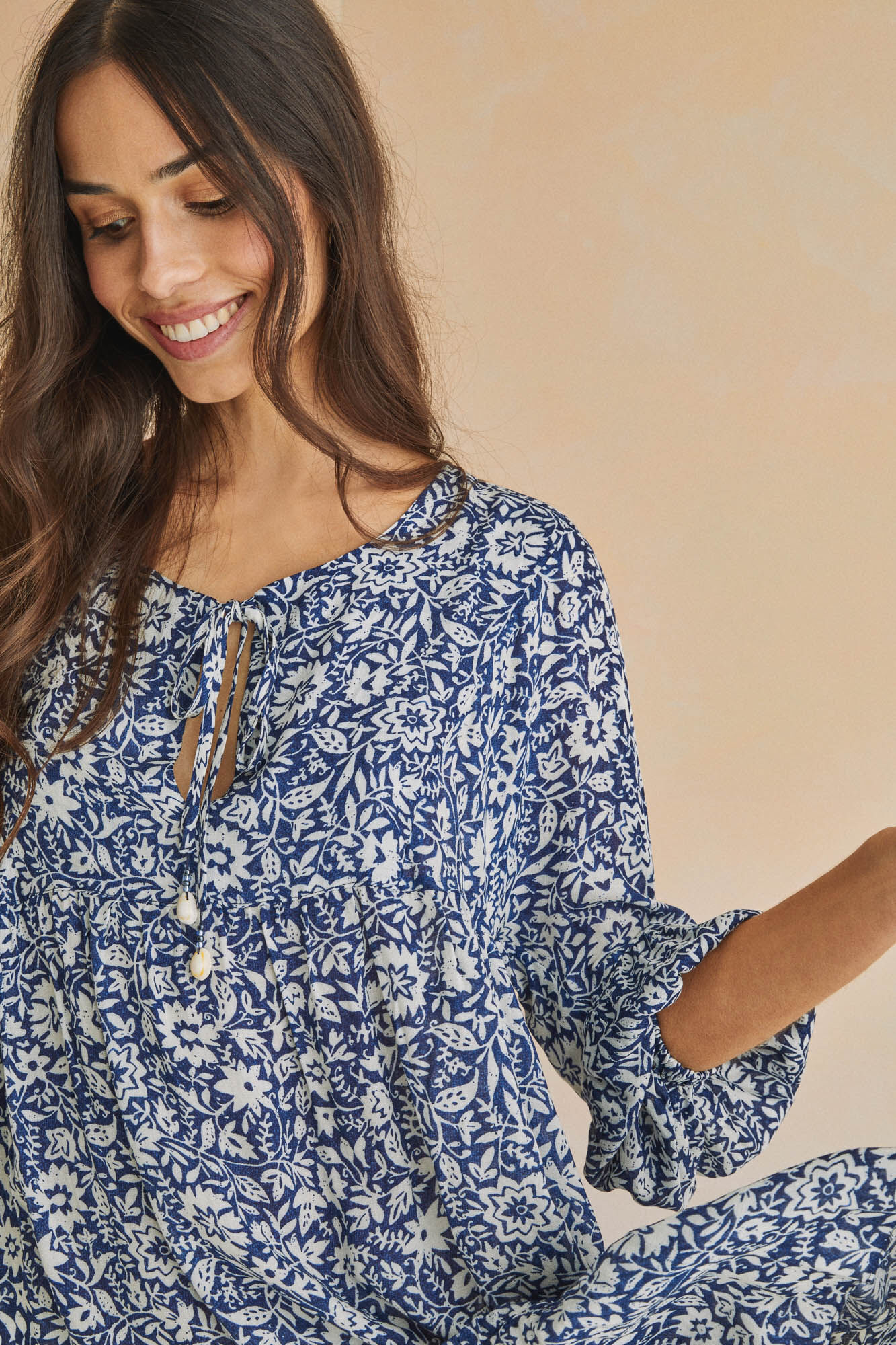 Vestido curto com estampa floral - Estampa