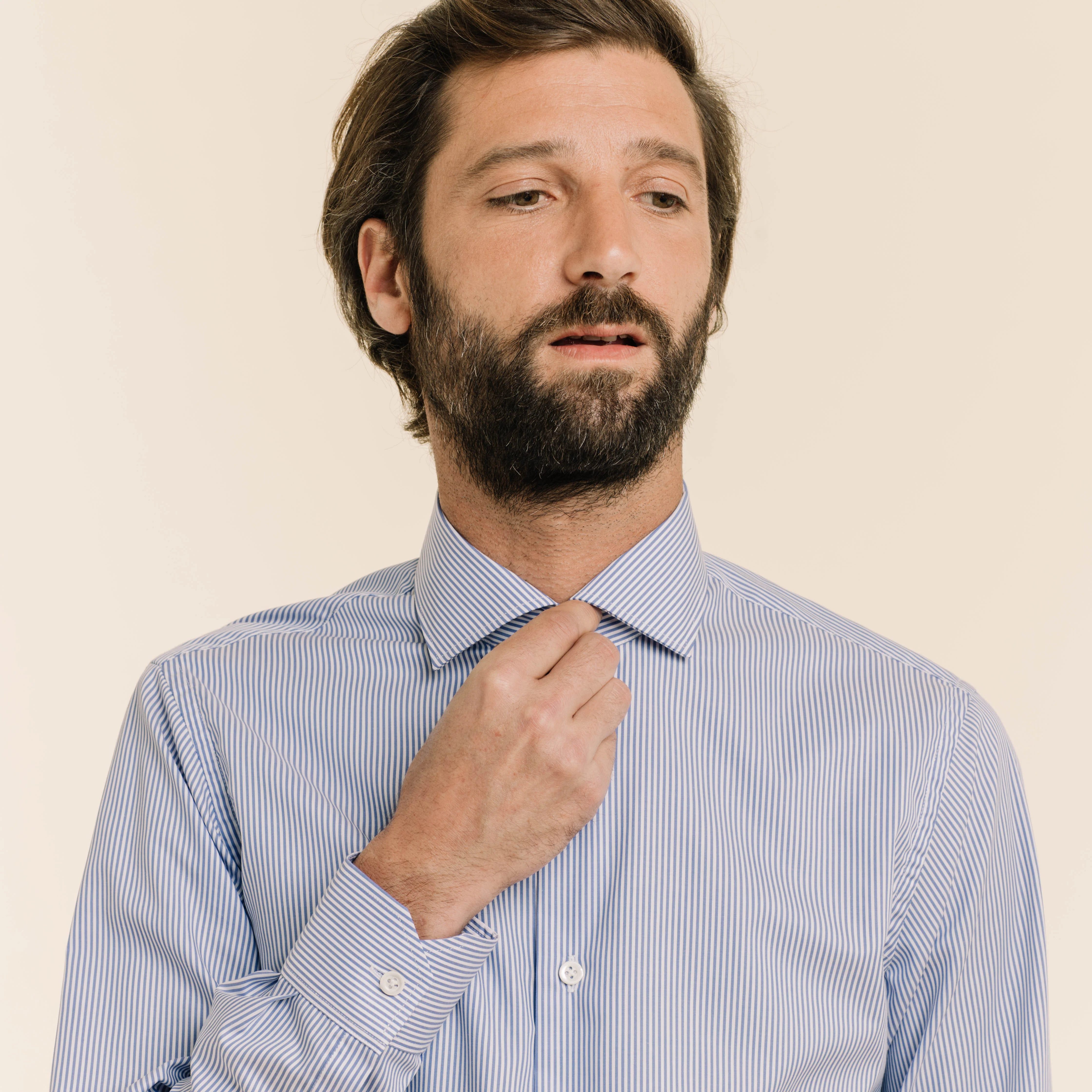 Premium fitted shirt in double-twisted twill with blue stripes
