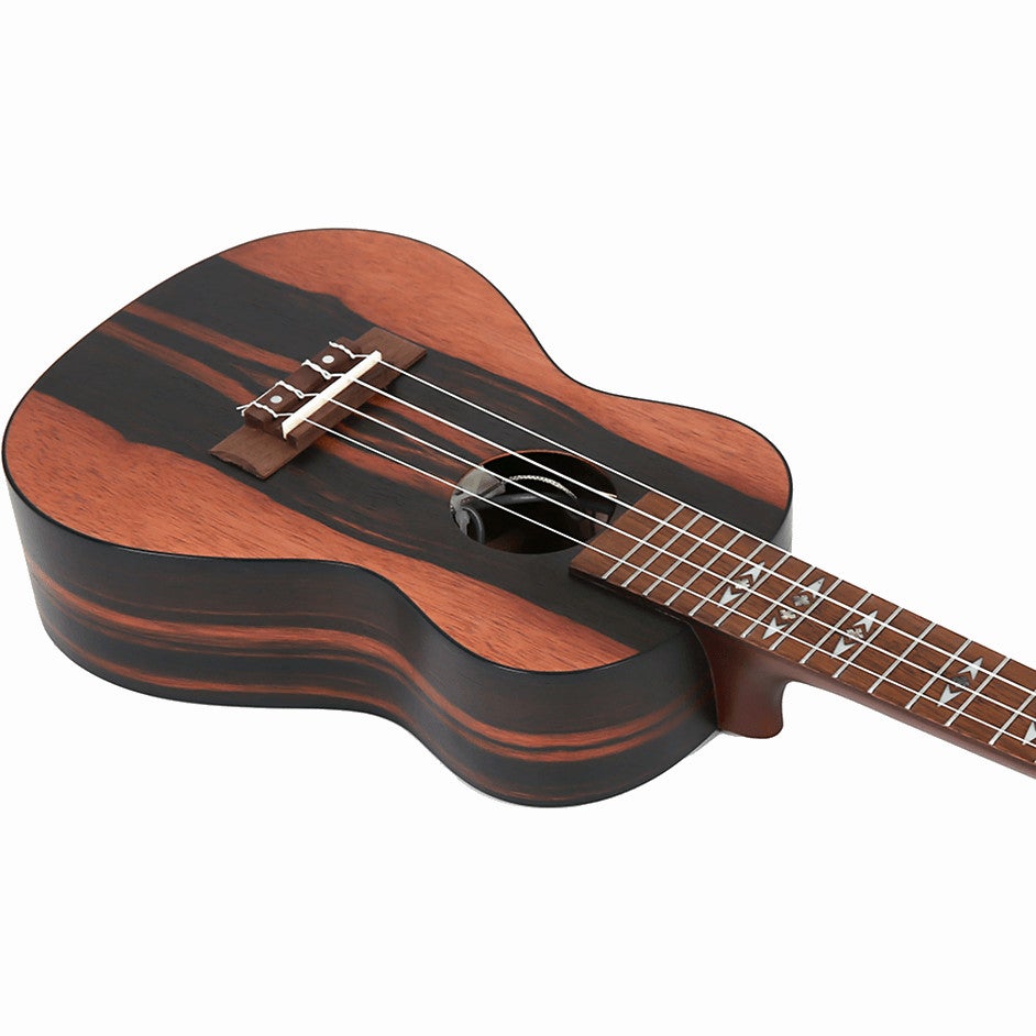 Flight Supernatural Series DUC460E elektrisch-akoestische concert ukelele met gigbag