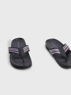 Chinelo de dedo com tira de tecido exclusiva