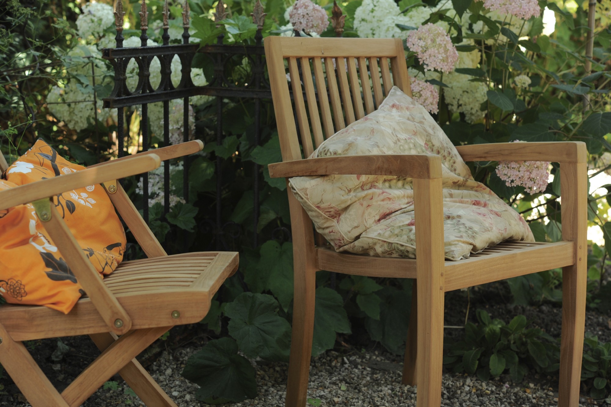 Gartenstuhl 'Lund' aus Teakholz, stapelbar, natur, B 52 cm, H 91 cm, L 58 cm günstig bestellen