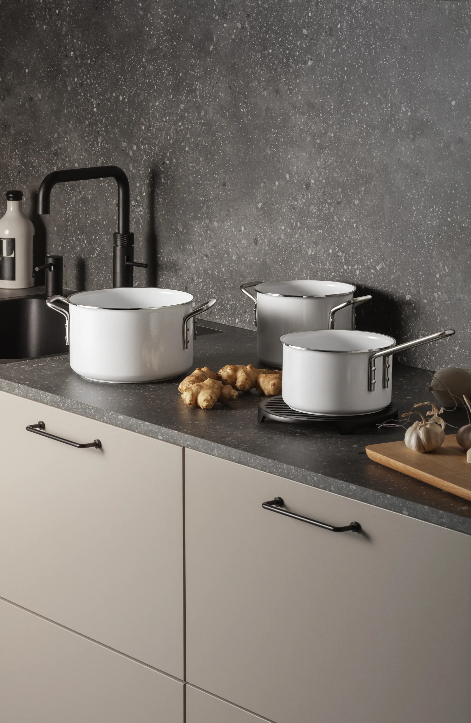 Eva Trio White Line Gryde