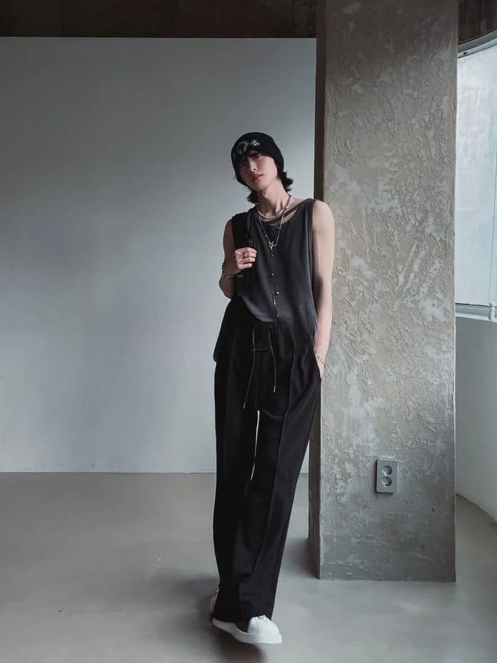 Seoulchic - Mouwloos tanktopje met effen uitsnijding
