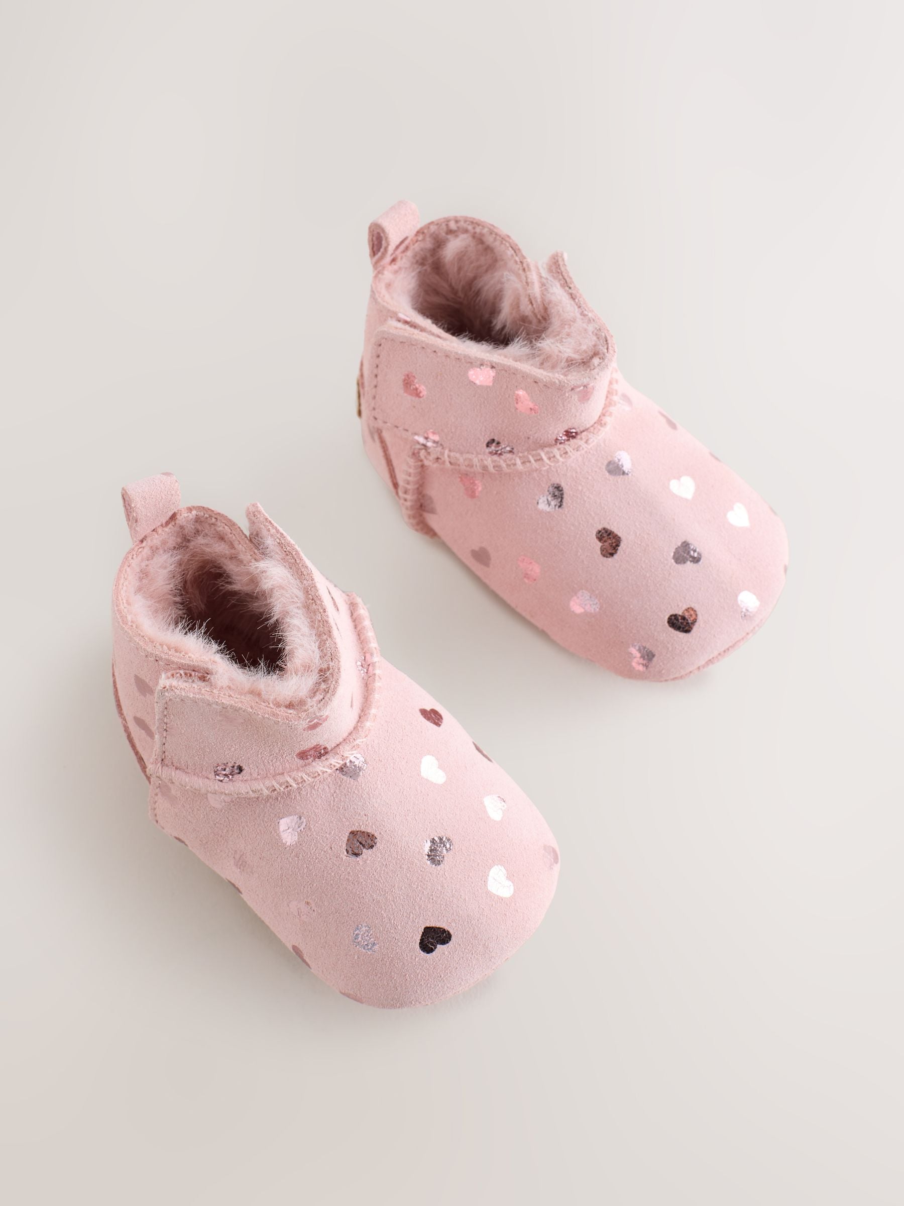 Roze met hartjesprint - Suède baby-instaplaarsjes (0-24mnd)